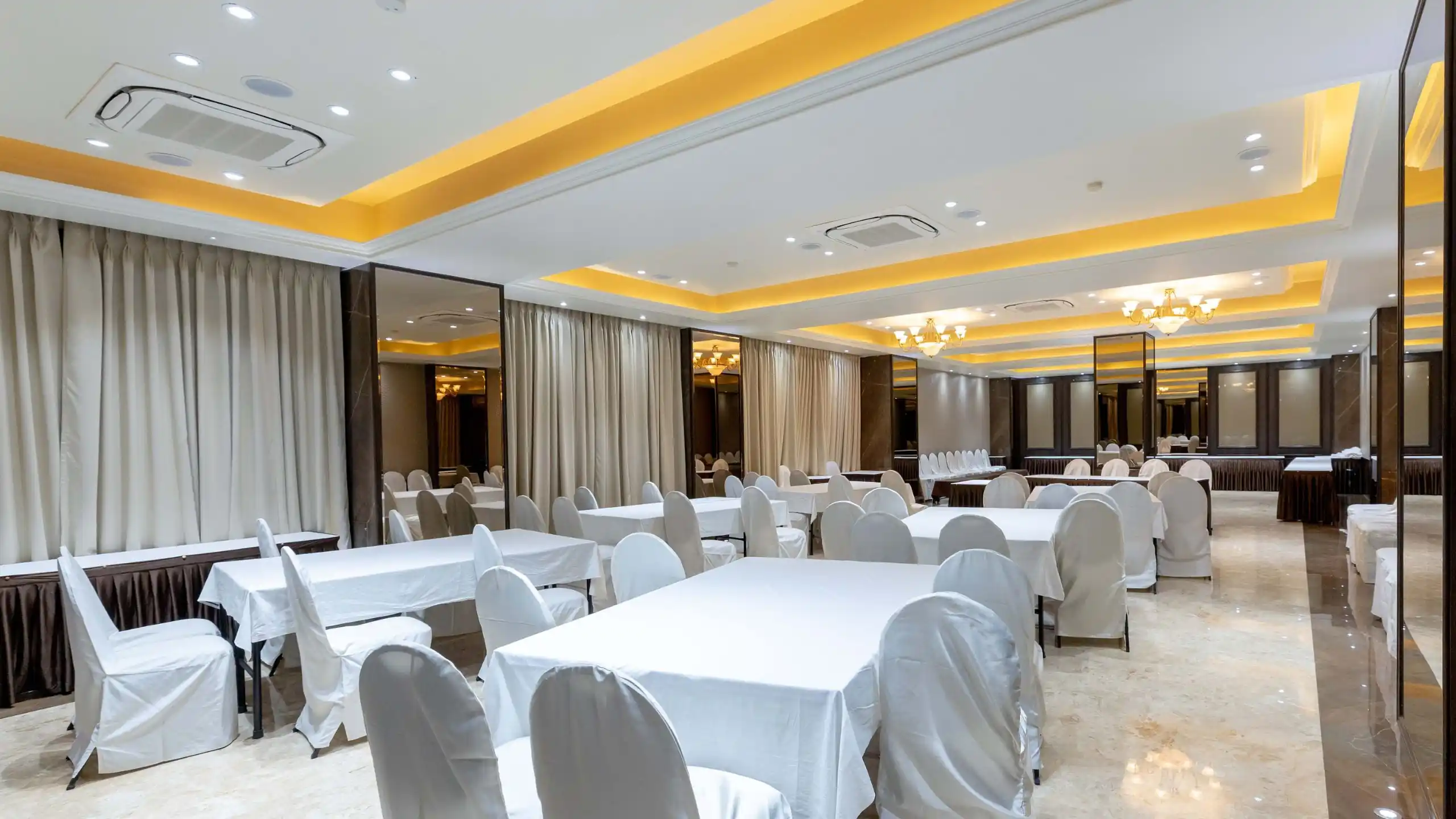 Hotel seating area Mumbai