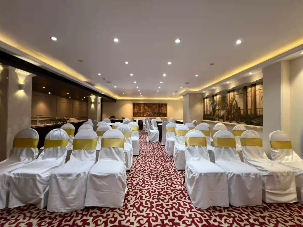 Hotel room near Marine Lines Mumbai