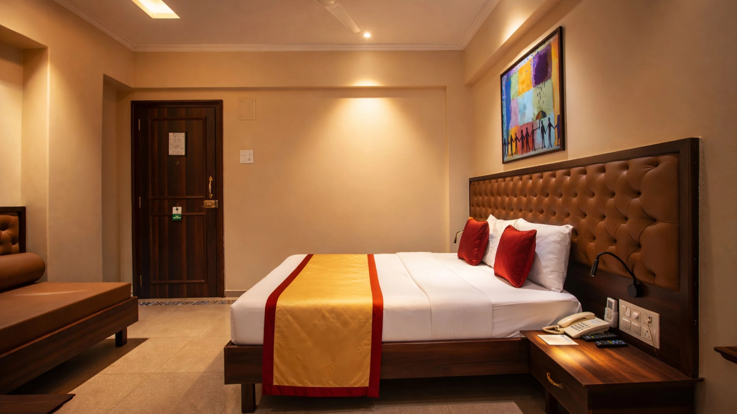 Deluxe Double Room (2)