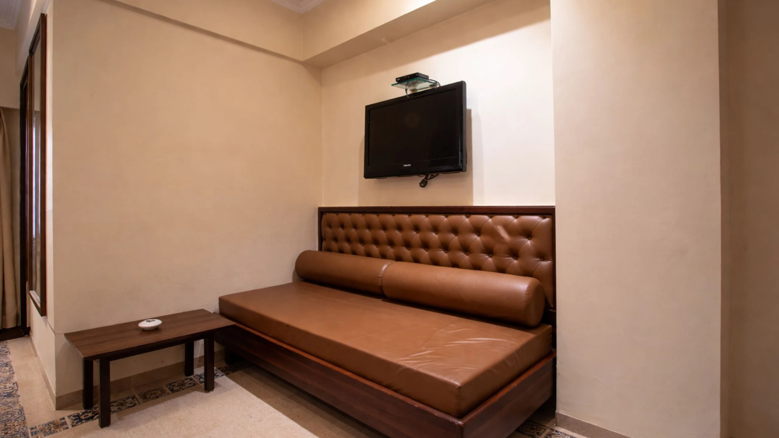 Deluxe Double Room (3)